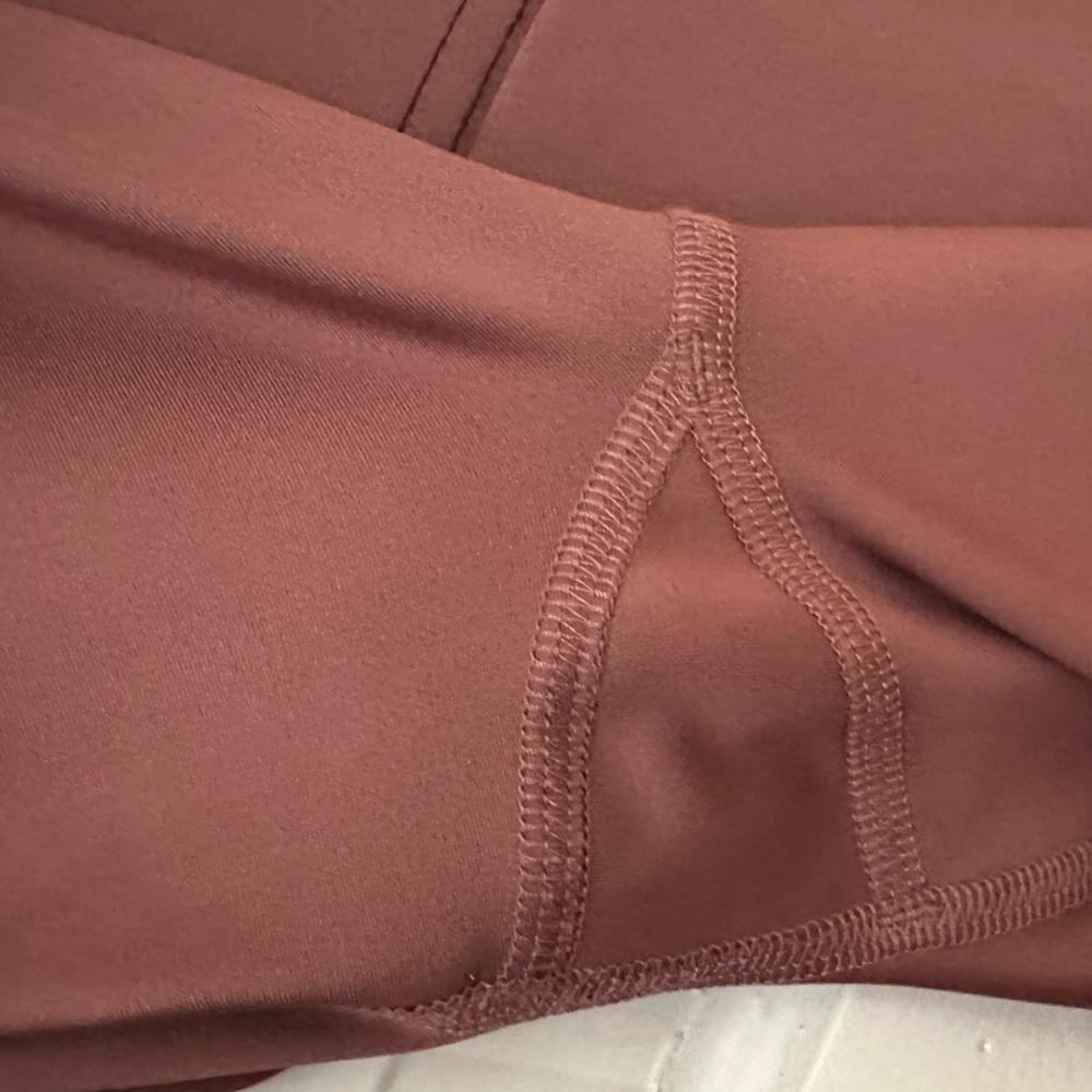 Alo Airlift Redefine Set Burgundy Truffle Sz S - Picture 12 of 14
